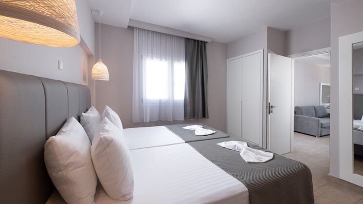 One Bedroom Suite Sea View